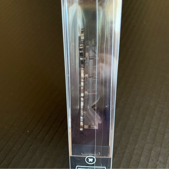 FiGPiN #390  One Punch Man Genos Collectible Pin New - Picture 12 of 13